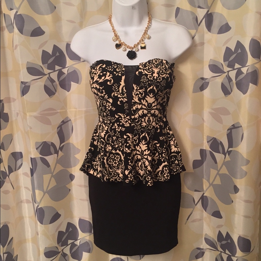 Cute strapless dress💕💕